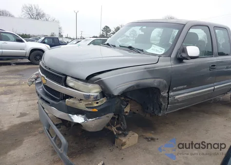 2002 Chevrolet Silverado K2500 Heavy Duty from USA, damaged, VIN 1GCHK29U52E130750